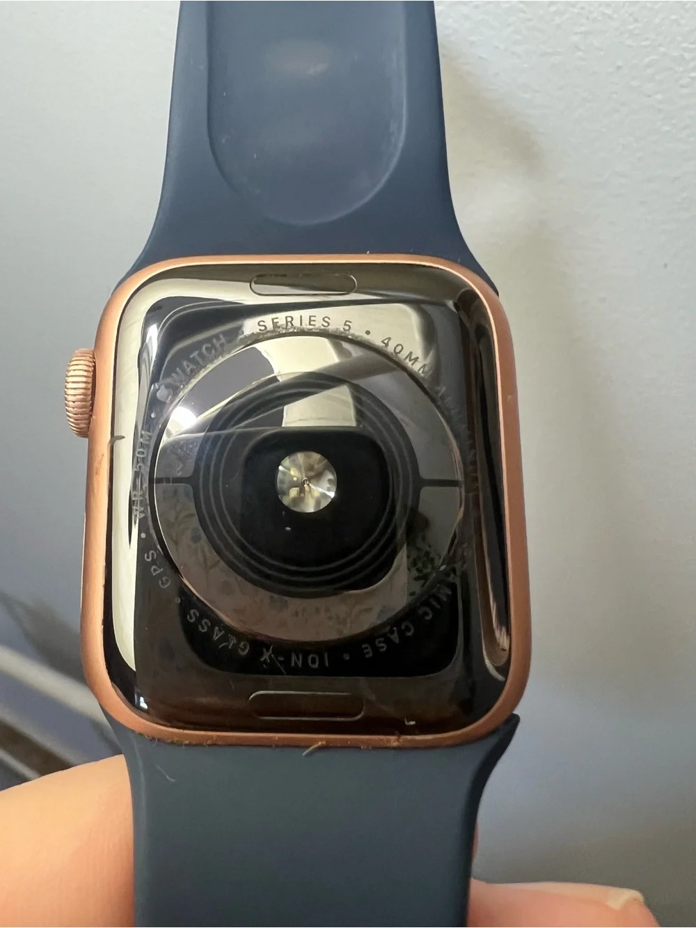 Apple Watch Series 5 Rose Gold Case with Navy Sport Band